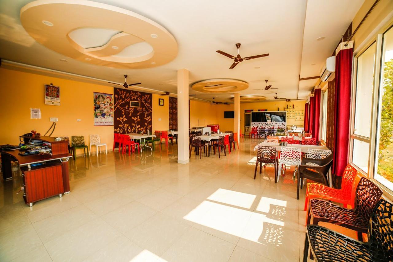 Oyo 23367 Farmsgreen Resort And Restaurant Orchha Exteriör bild